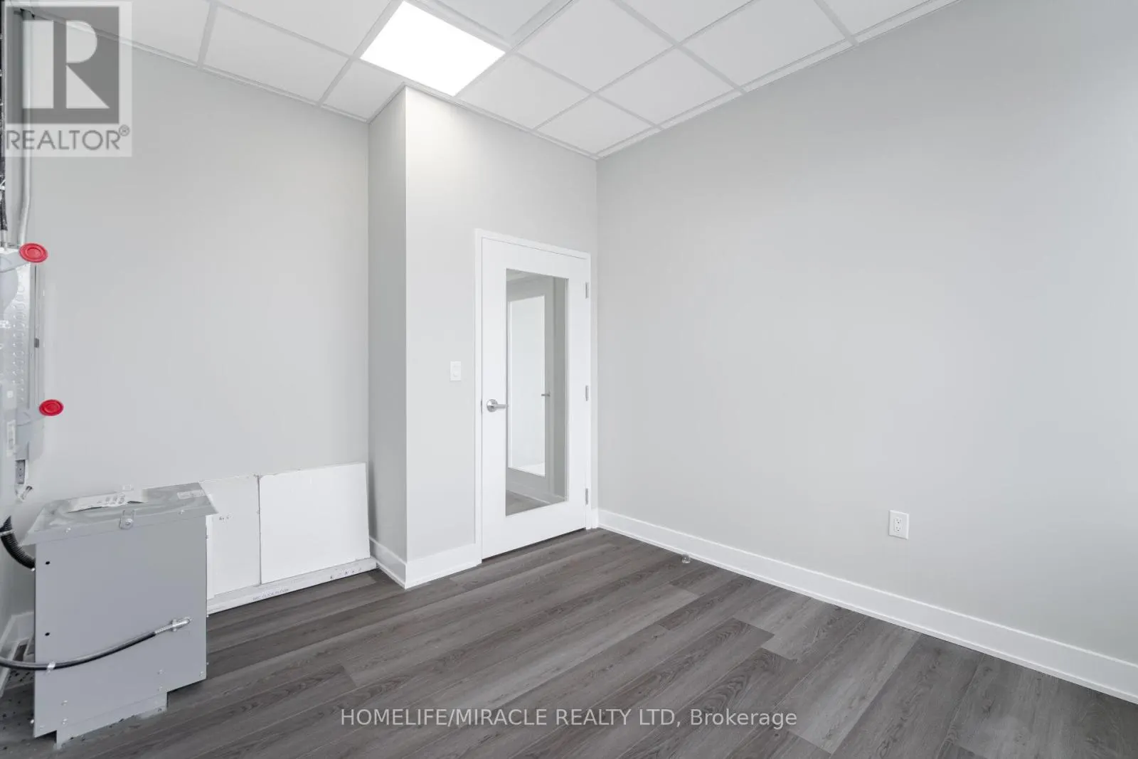 P205 - 454 HESPELER ROAD