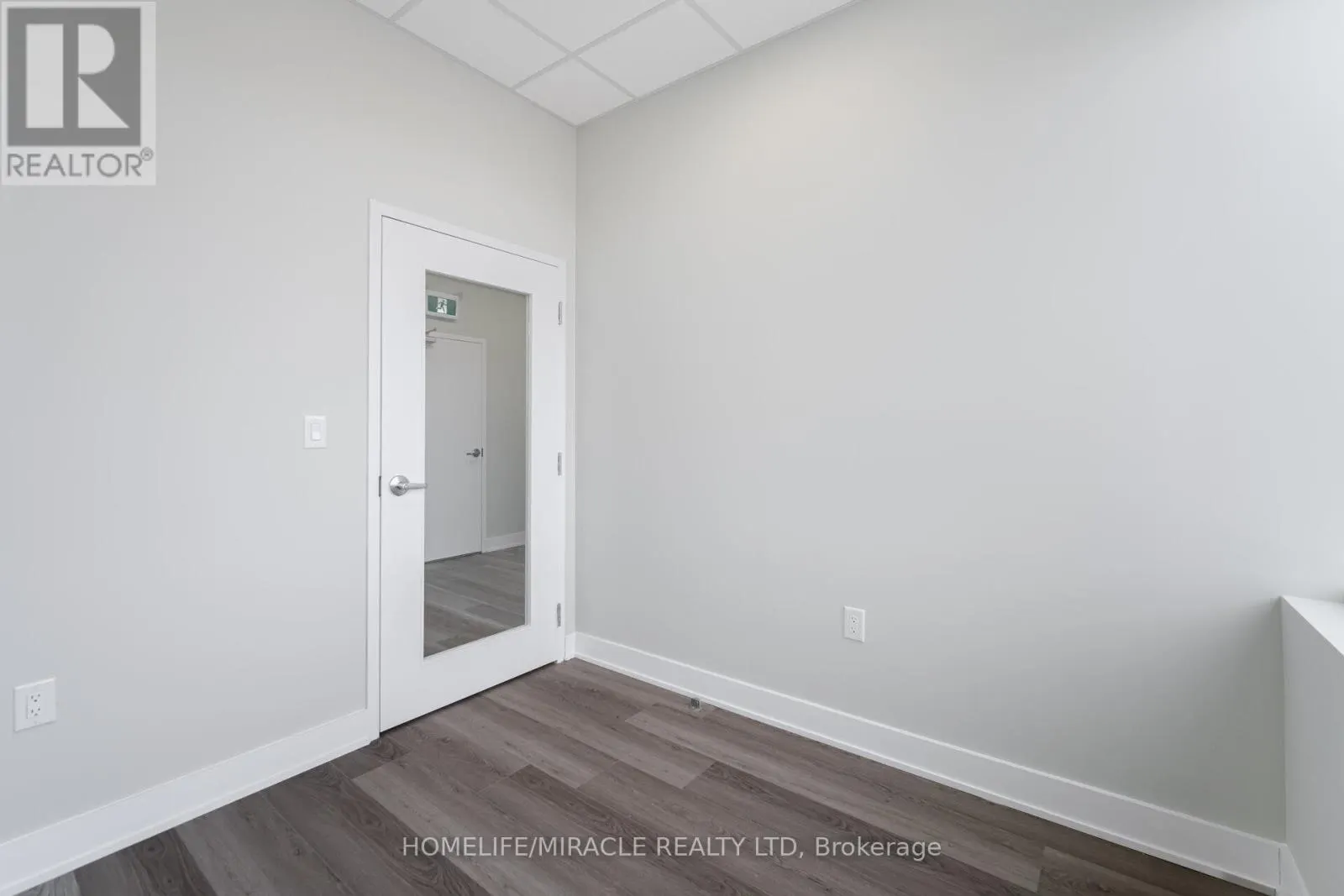P205 - 454 HESPELER ROAD