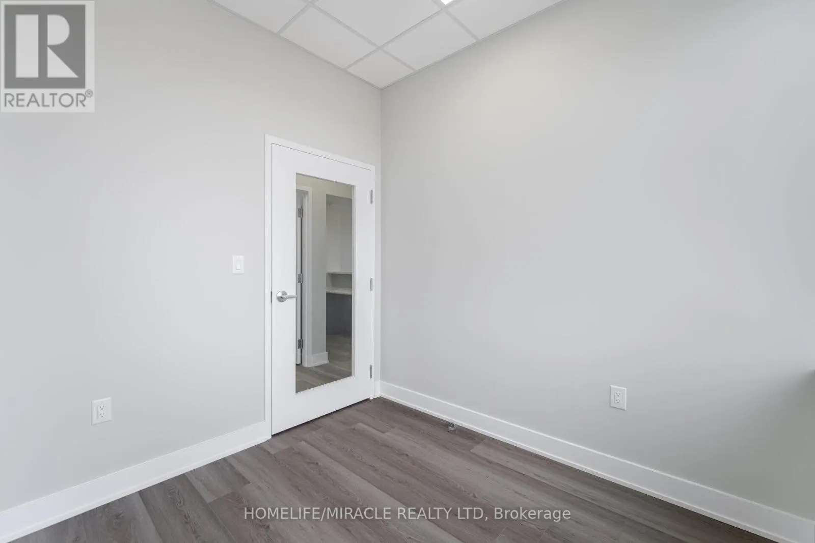 P205 - 454 HESPELER ROAD