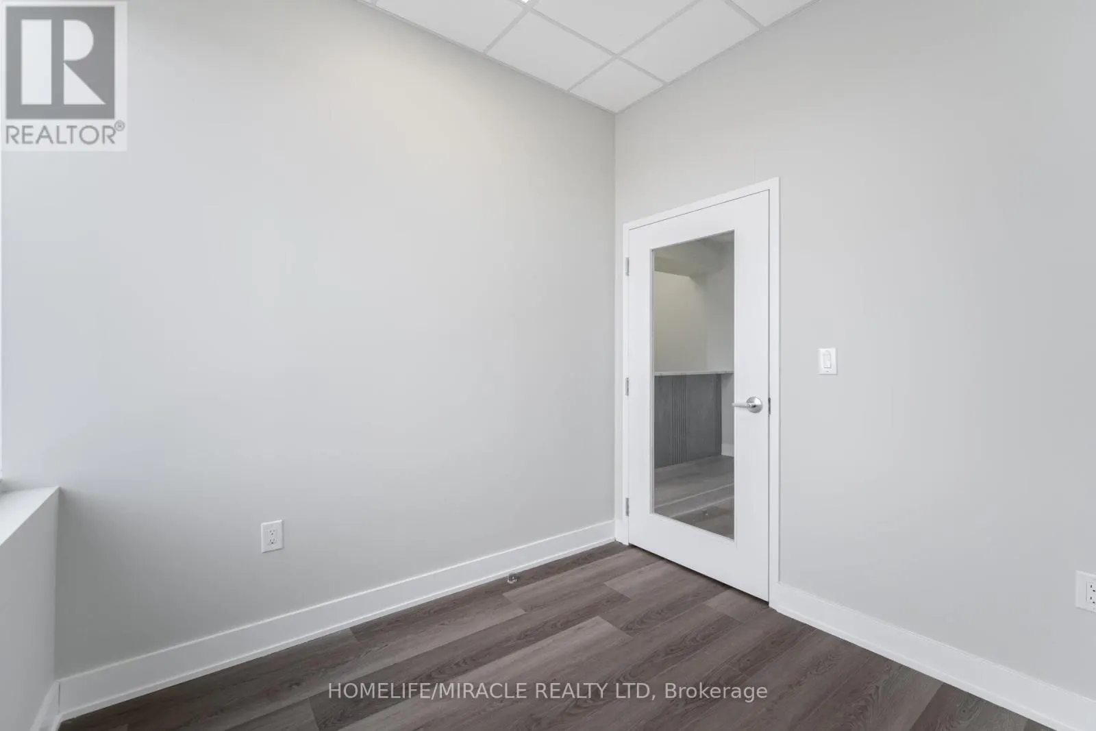 P205 - 454 HESPELER ROAD