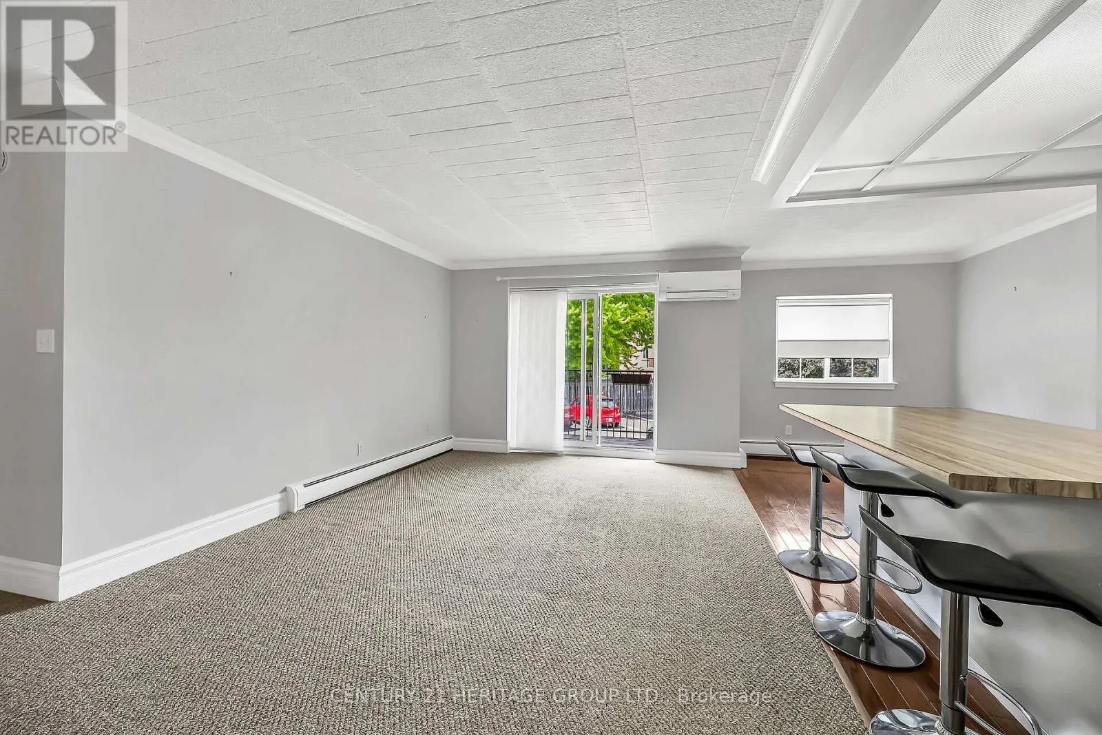 #207 - 20 JOHN STREET