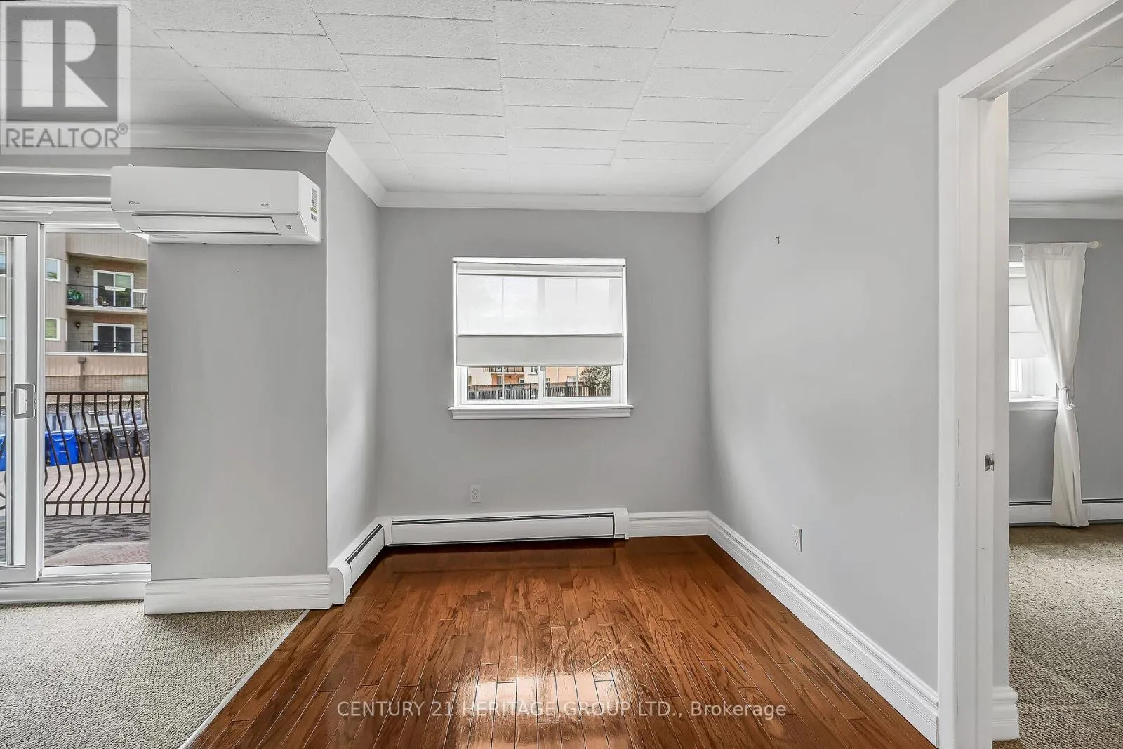 #207 - 20 JOHN STREET