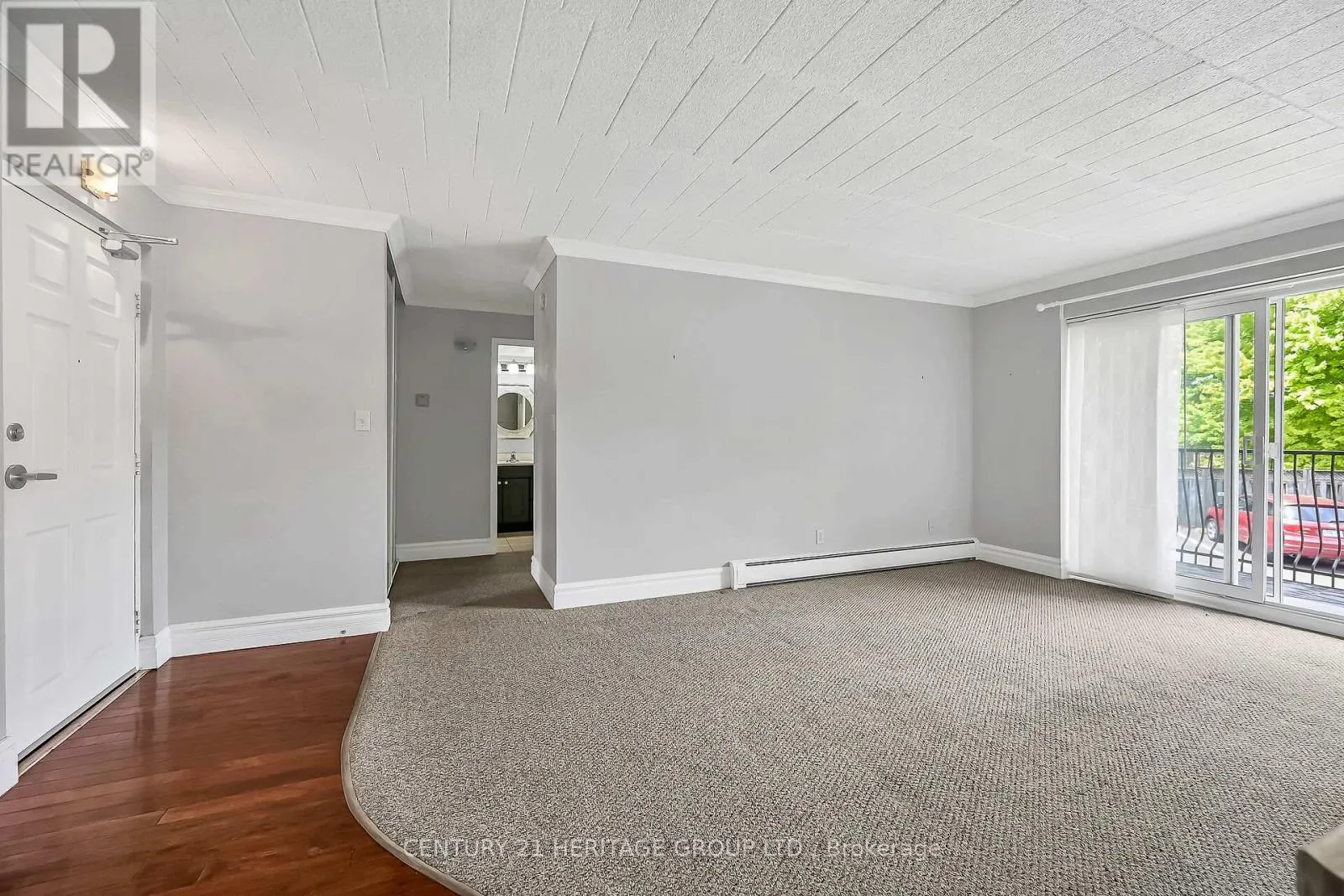 #207 - 20 JOHN STREET