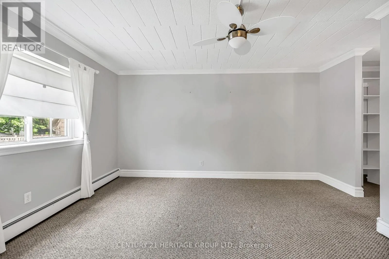 #207 - 20 JOHN STREET