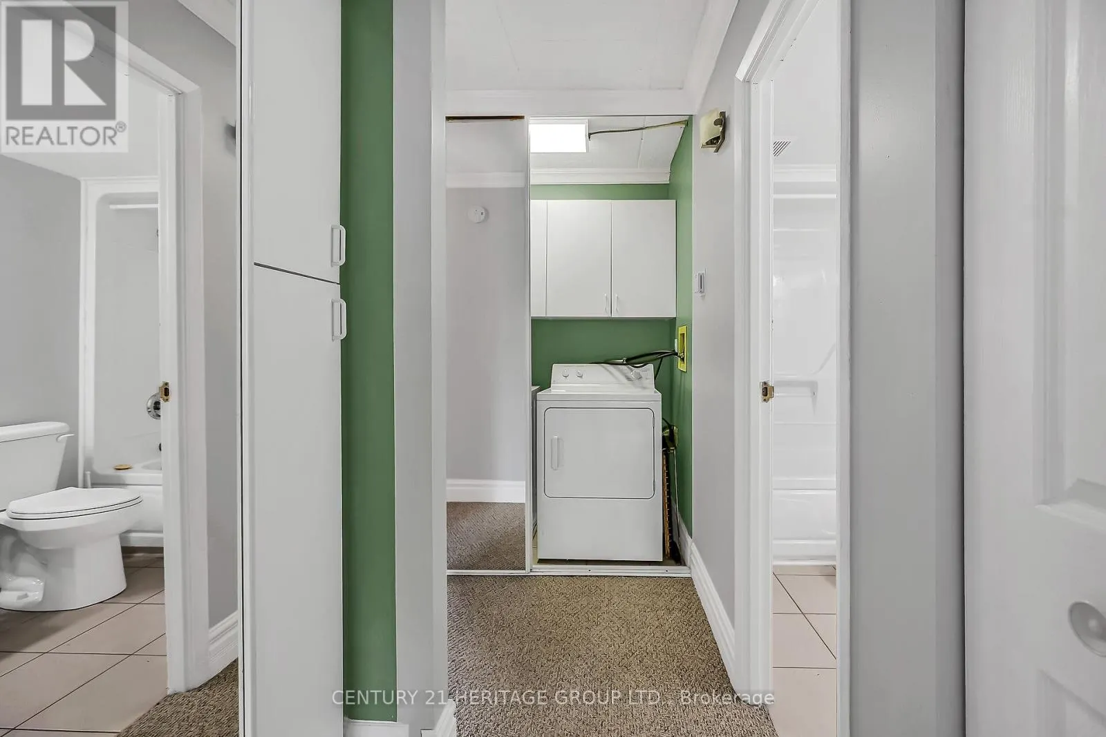 #207 - 20 JOHN STREET