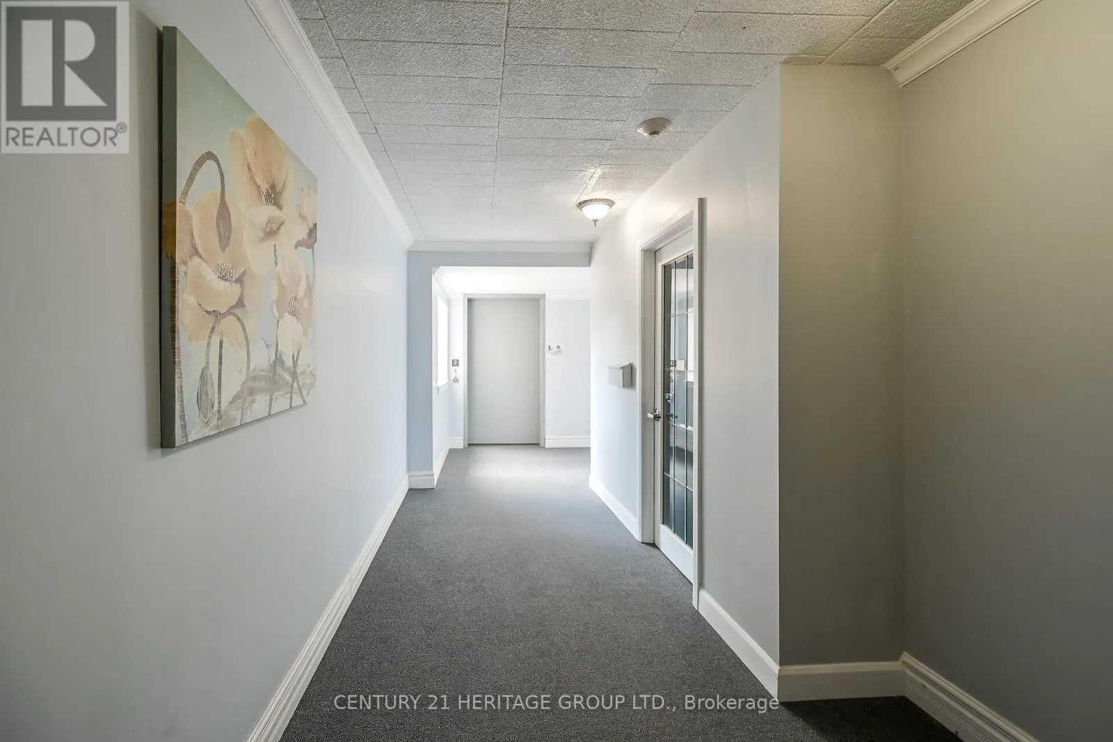 #207 - 20 JOHN STREET