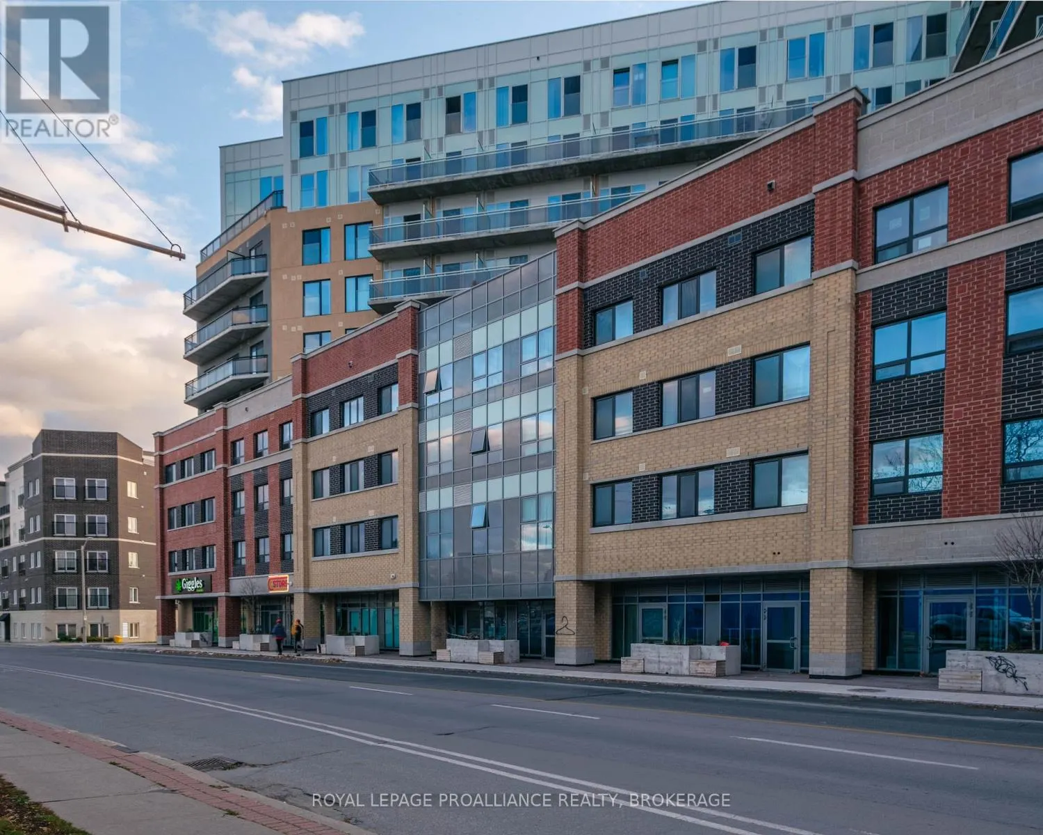 415 - 652 PRINCESS STREET, #415