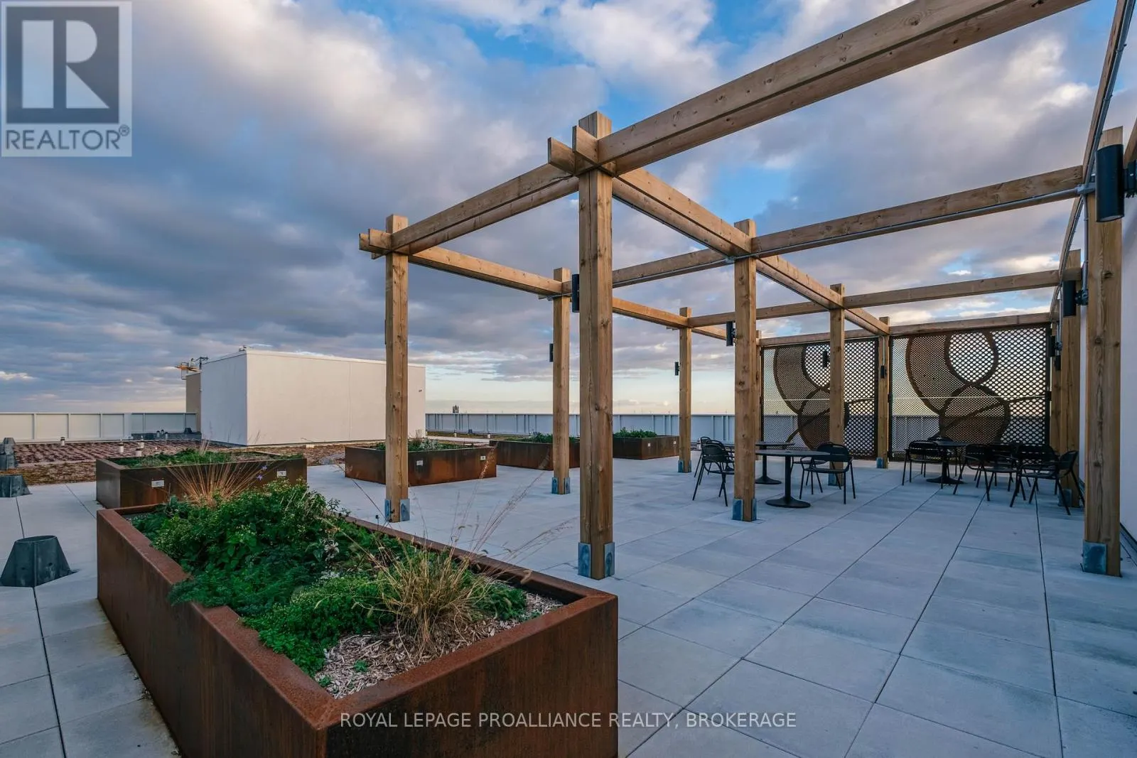 415 - 652 PRINCESS STREET, #415