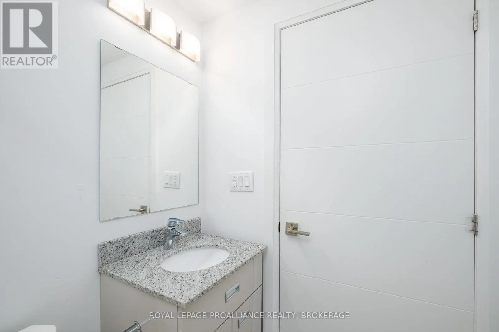 415 - 652 PRINCESS STREET, #415