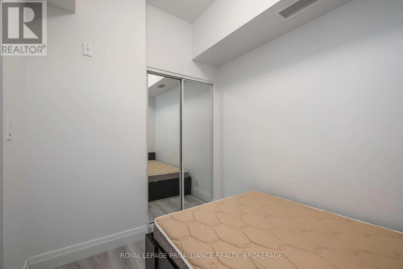 415 - 652 PRINCESS STREET, #415