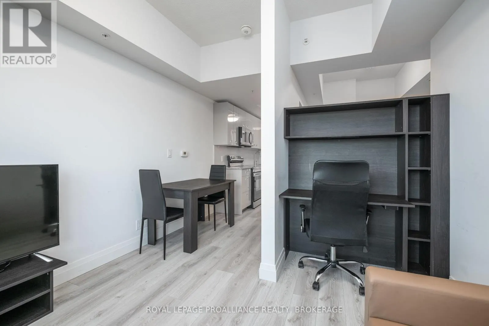 415 - 652 PRINCESS STREET, #415