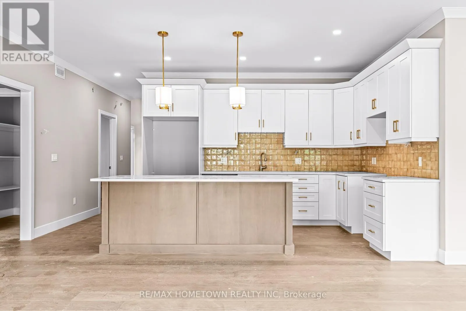 1067 SHEARER DRIVE