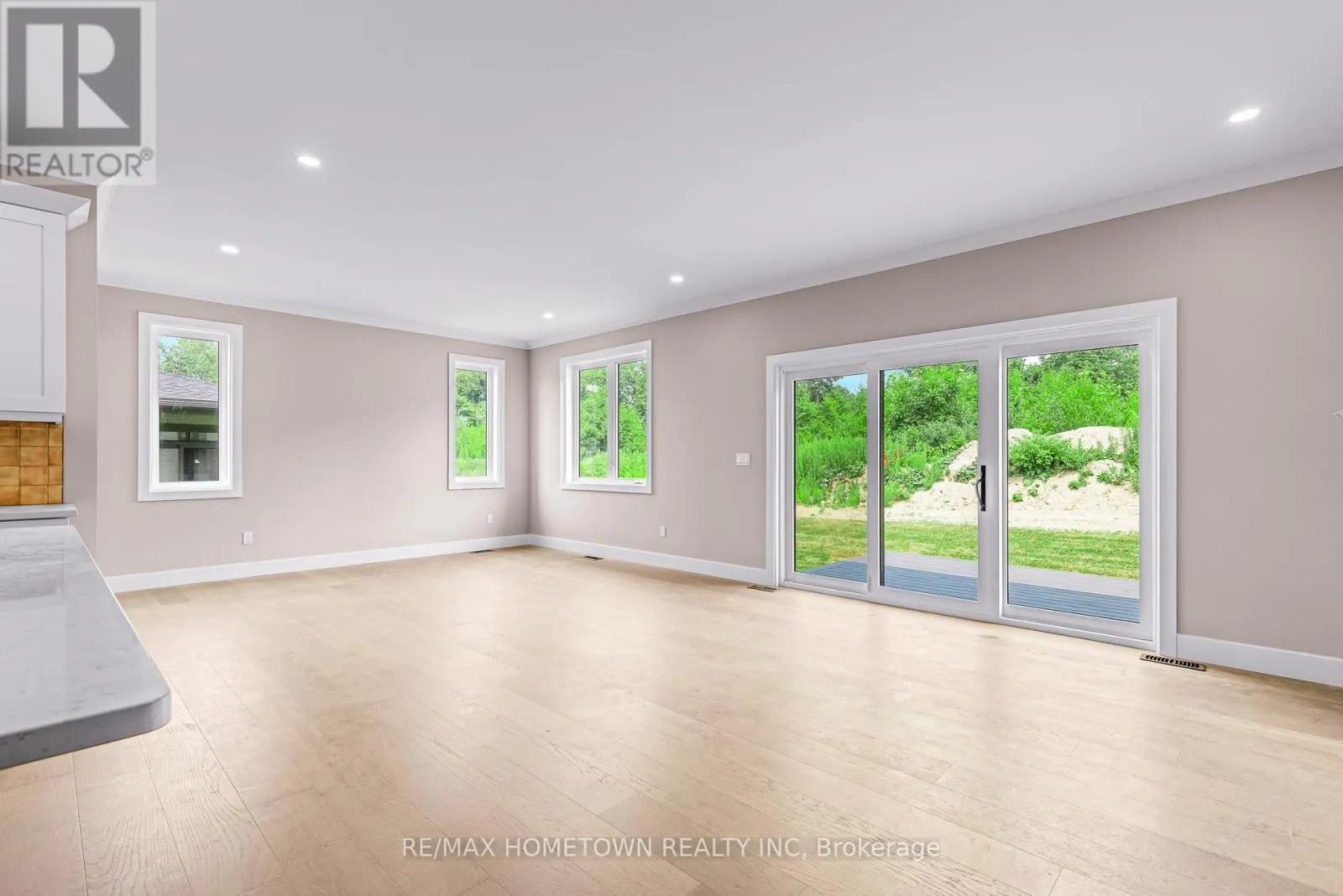 1067 SHEARER DRIVE