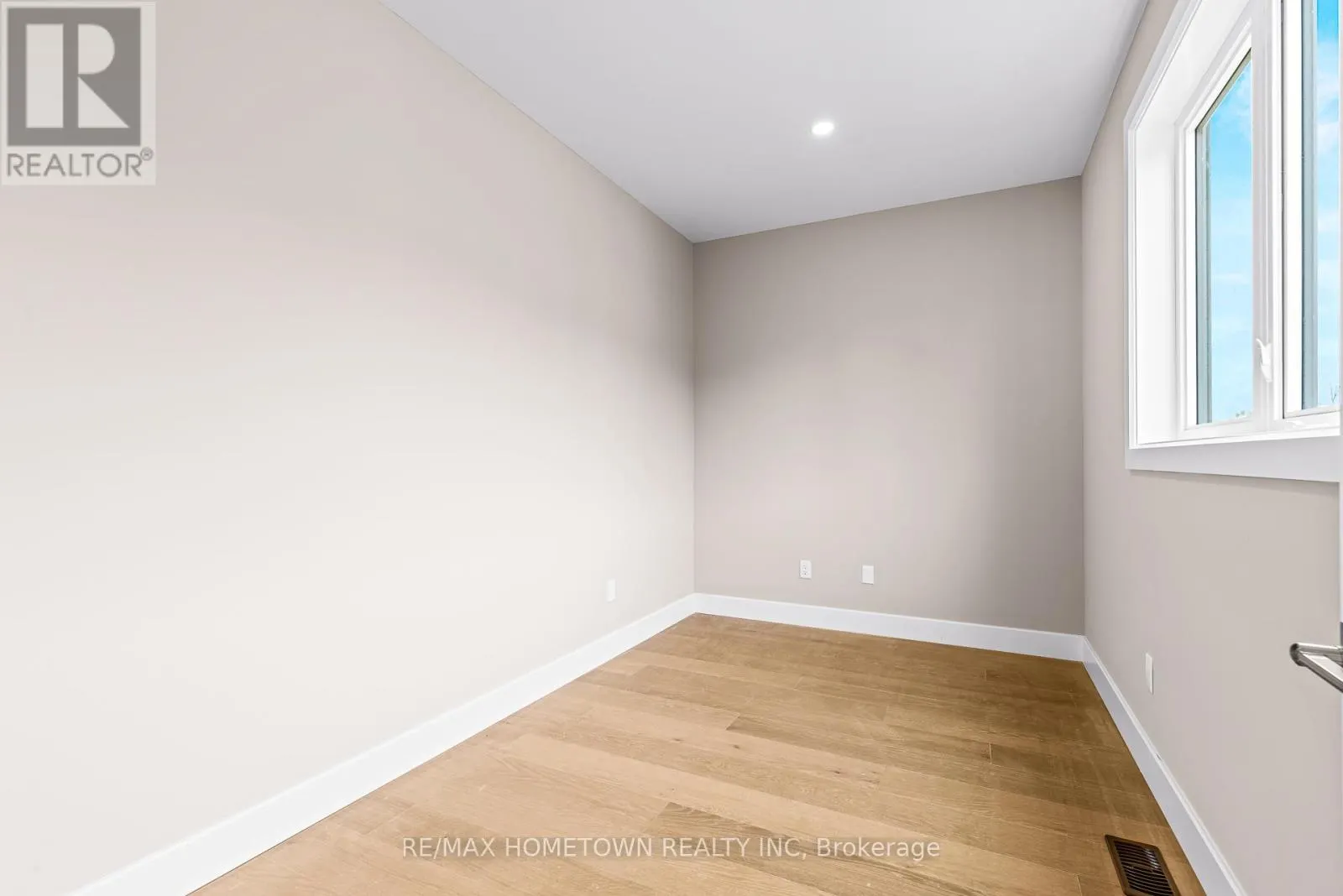 1067 SHEARER DRIVE