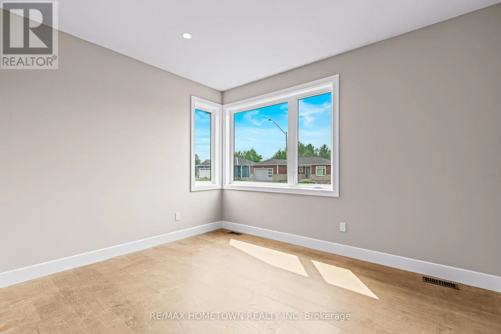 1067 SHEARER DRIVE