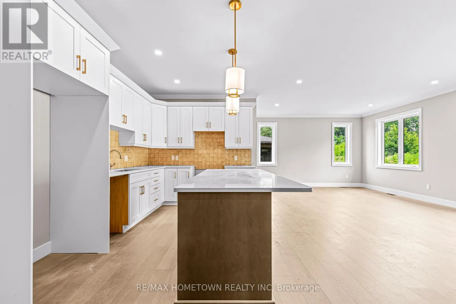 1067 SHEARER DRIVE