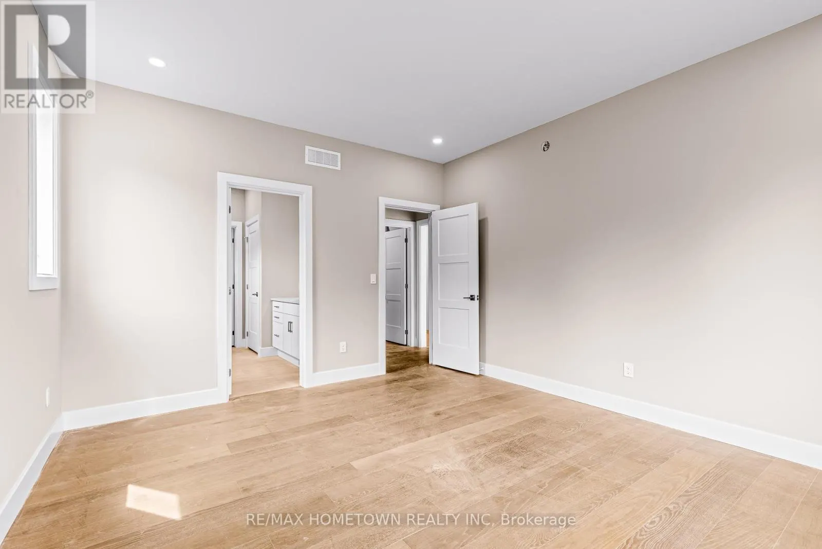 1067 SHEARER DRIVE