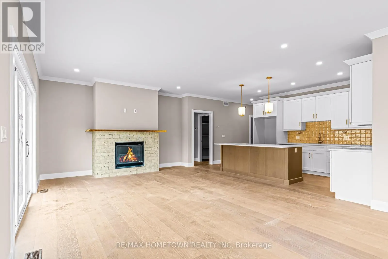 1067 SHEARER DRIVE