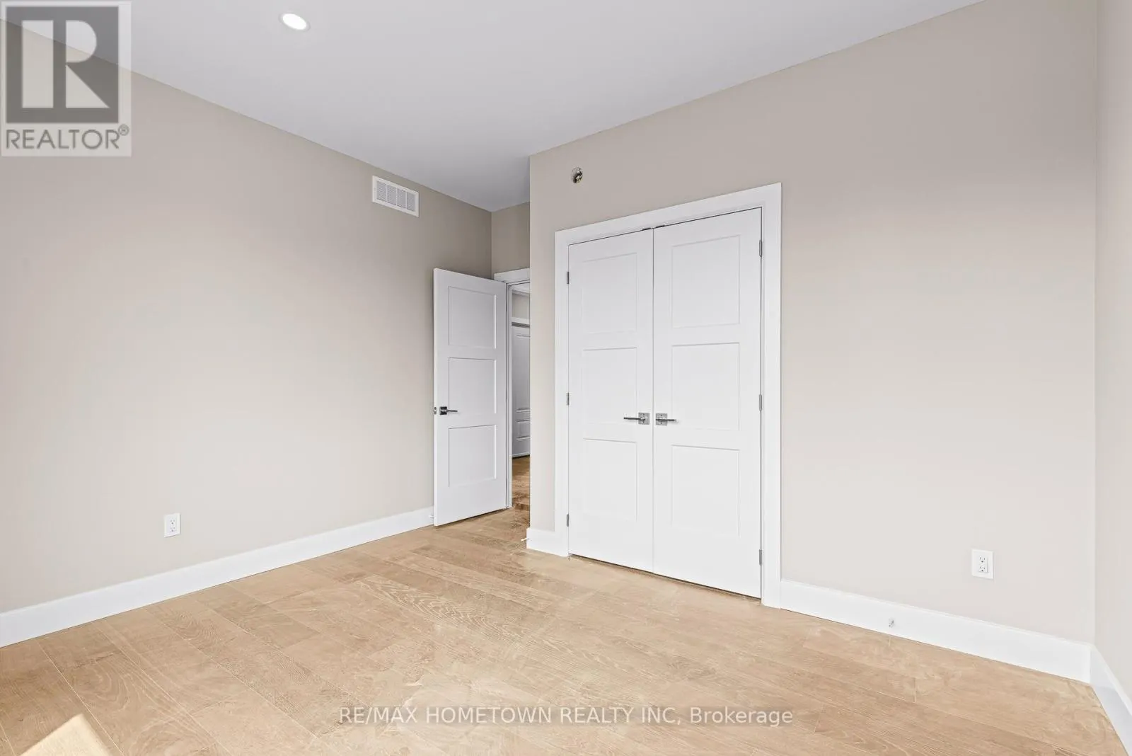 1067 SHEARER DRIVE