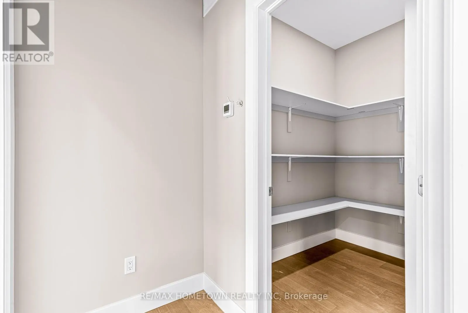 1067 SHEARER DRIVE