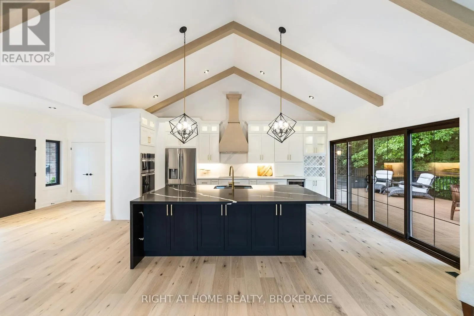 515 HAMILTON DRIVE