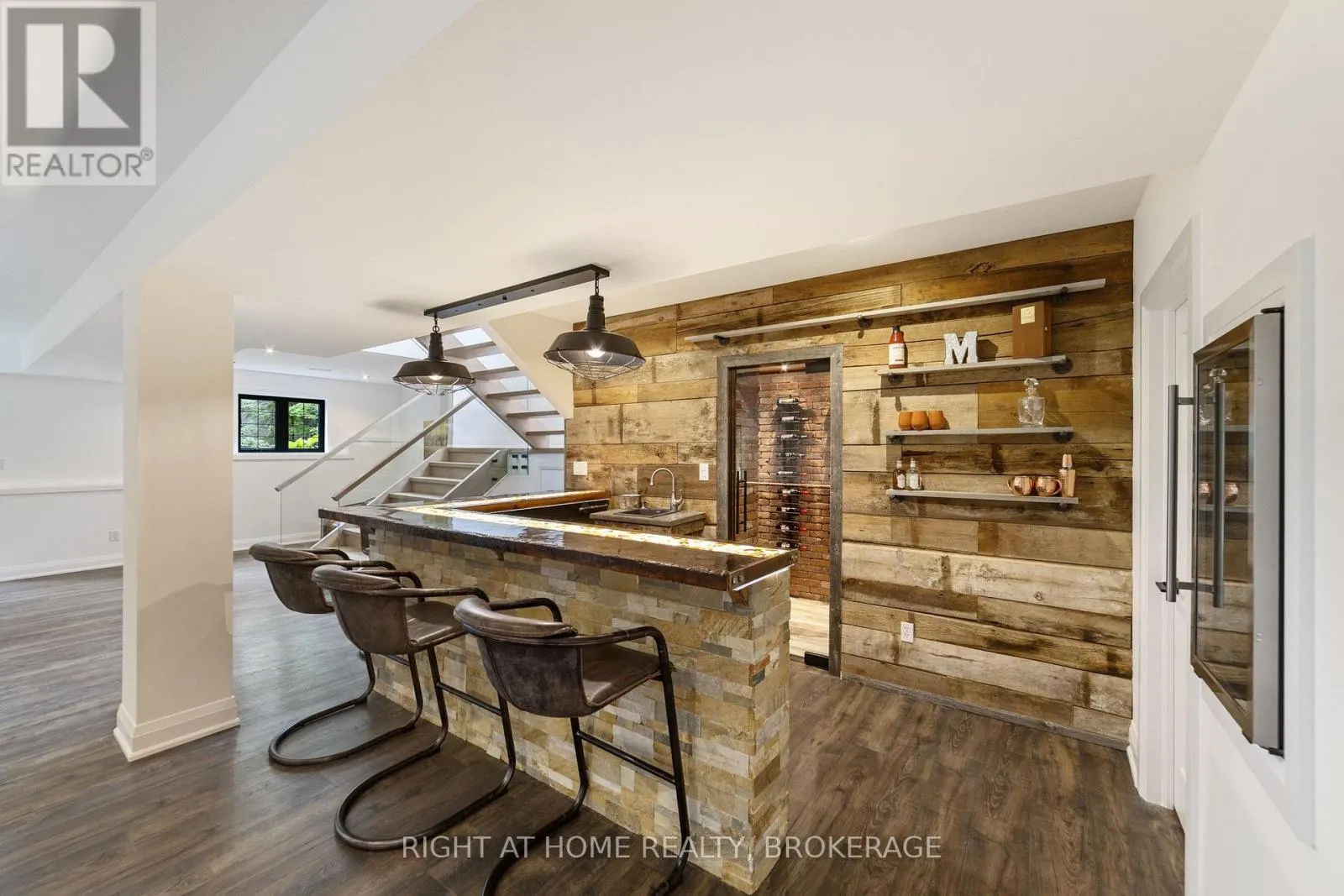 515 HAMILTON DRIVE