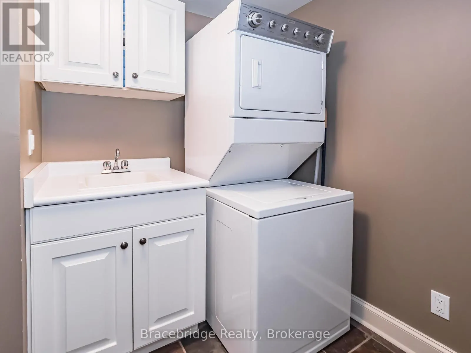 SANDFIELD 4 WEEK 1 - 3876 MUSKOKA RD HWY 118 W