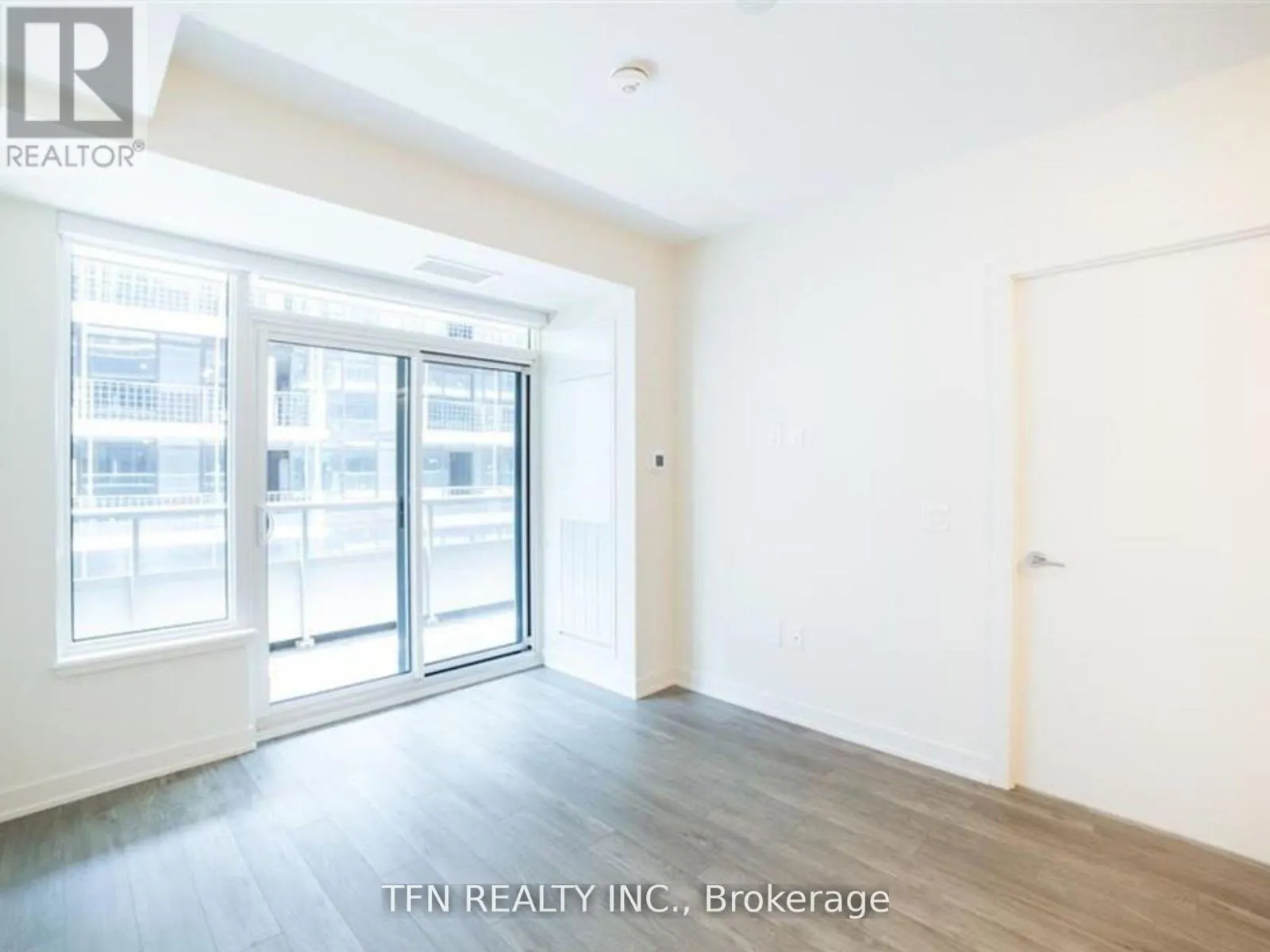 910 - 212 KING WILLIAM STREET