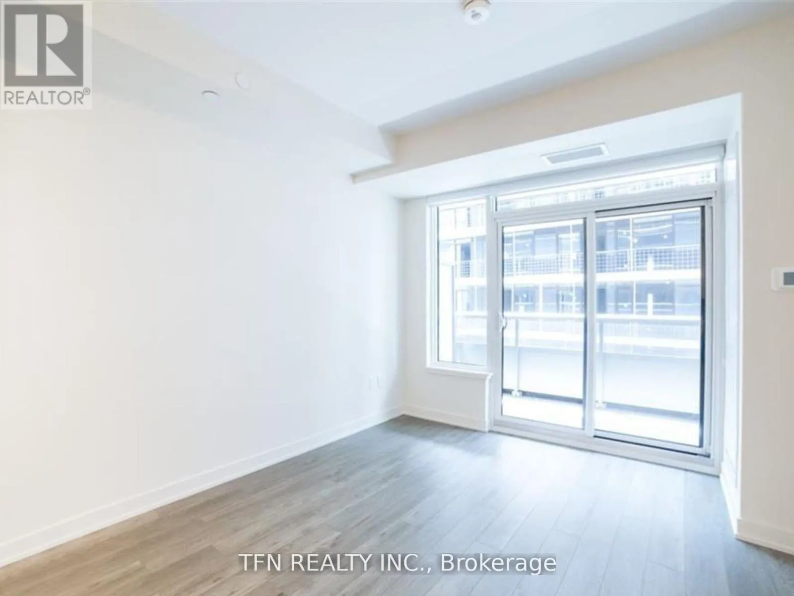 910 - 212 KING WILLIAM STREET