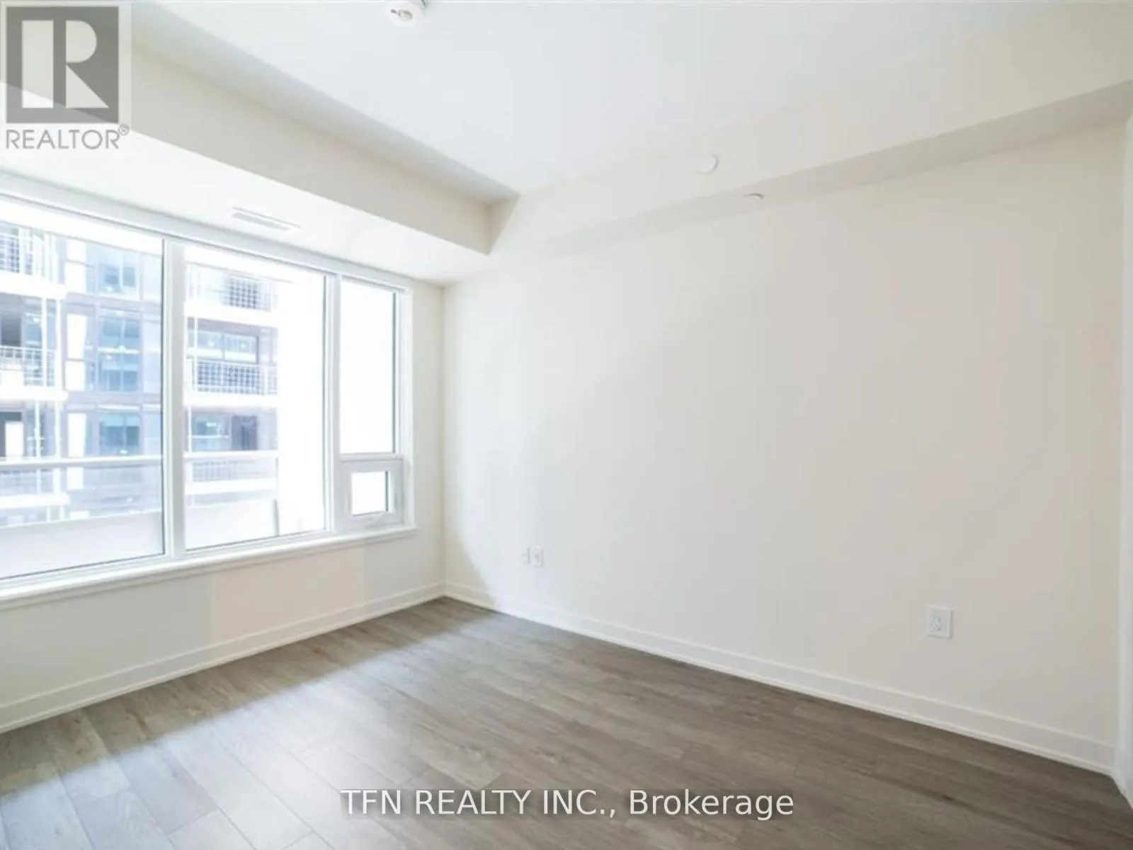 910 - 212 KING WILLIAM STREET
