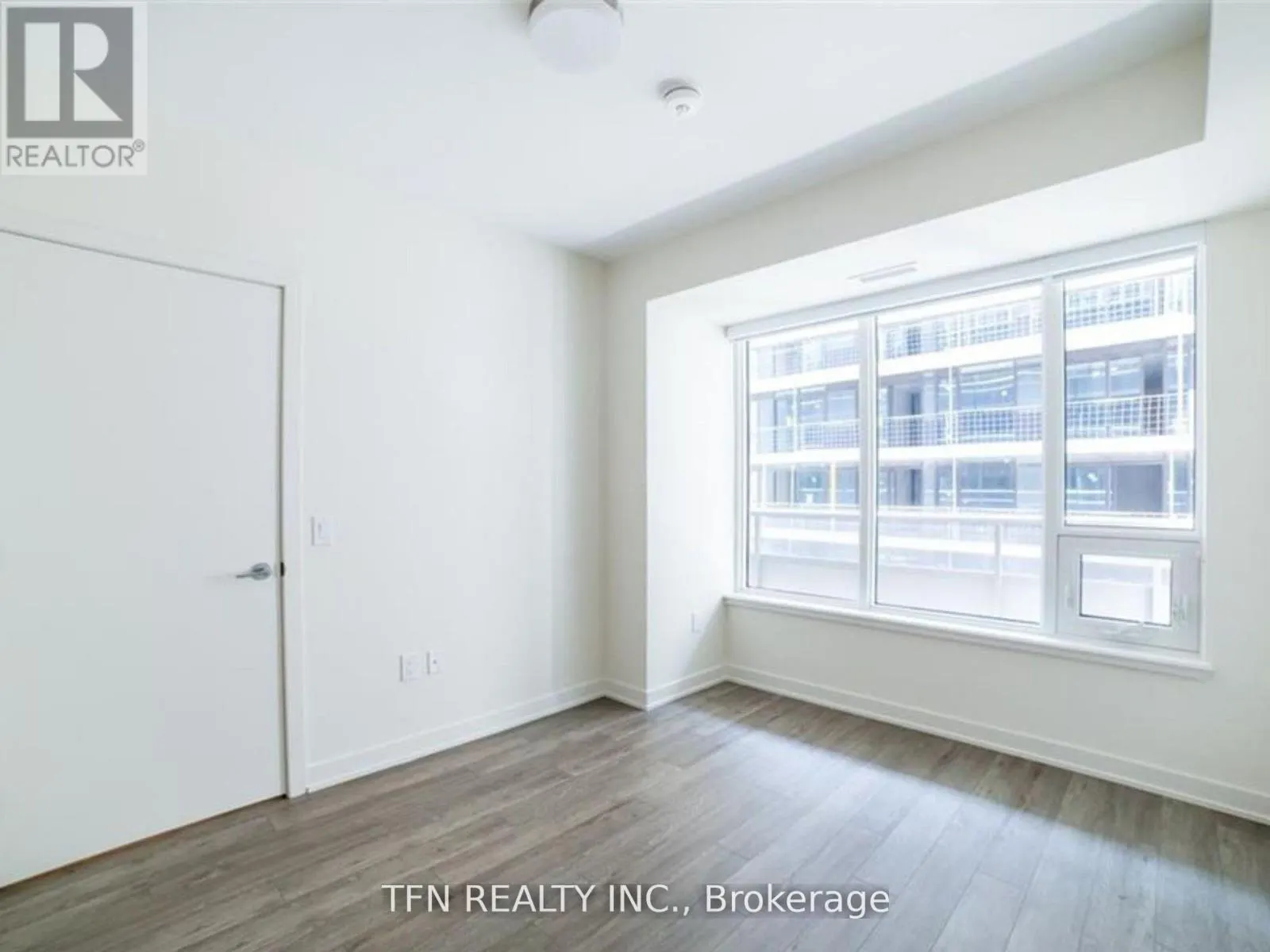 910 - 212 KING WILLIAM STREET
