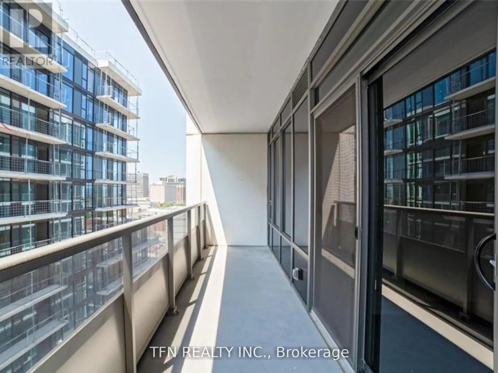 910 - 212 KING WILLIAM STREET