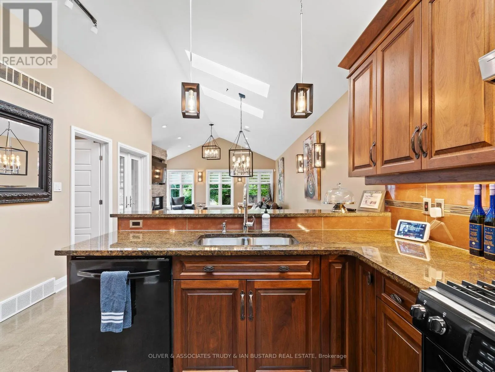 21 WONDERGROVE COURT