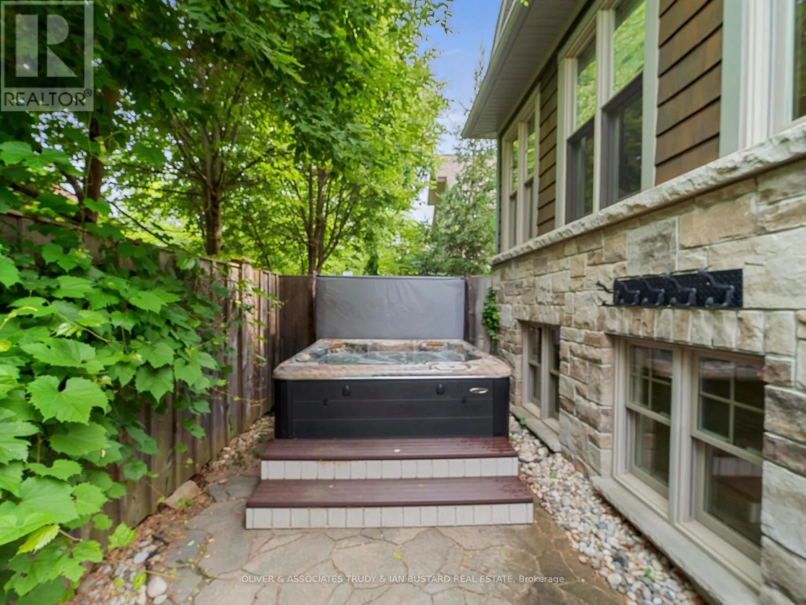 21 WONDERGROVE COURT