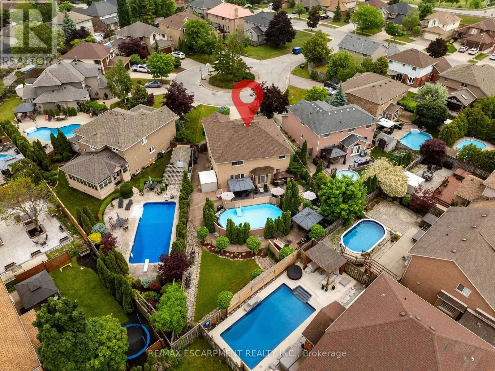 9 SUGARBERRY COURT