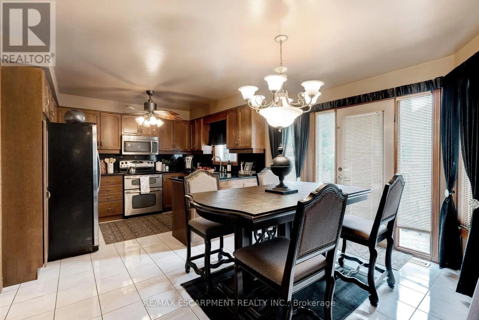 9 SUGARBERRY COURT