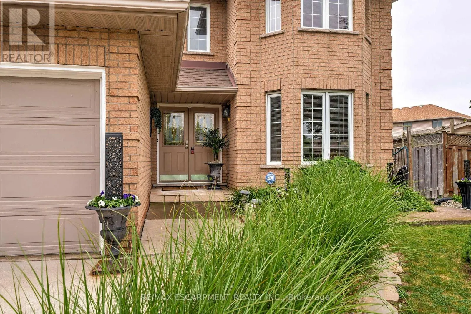 9 SUGARBERRY COURT