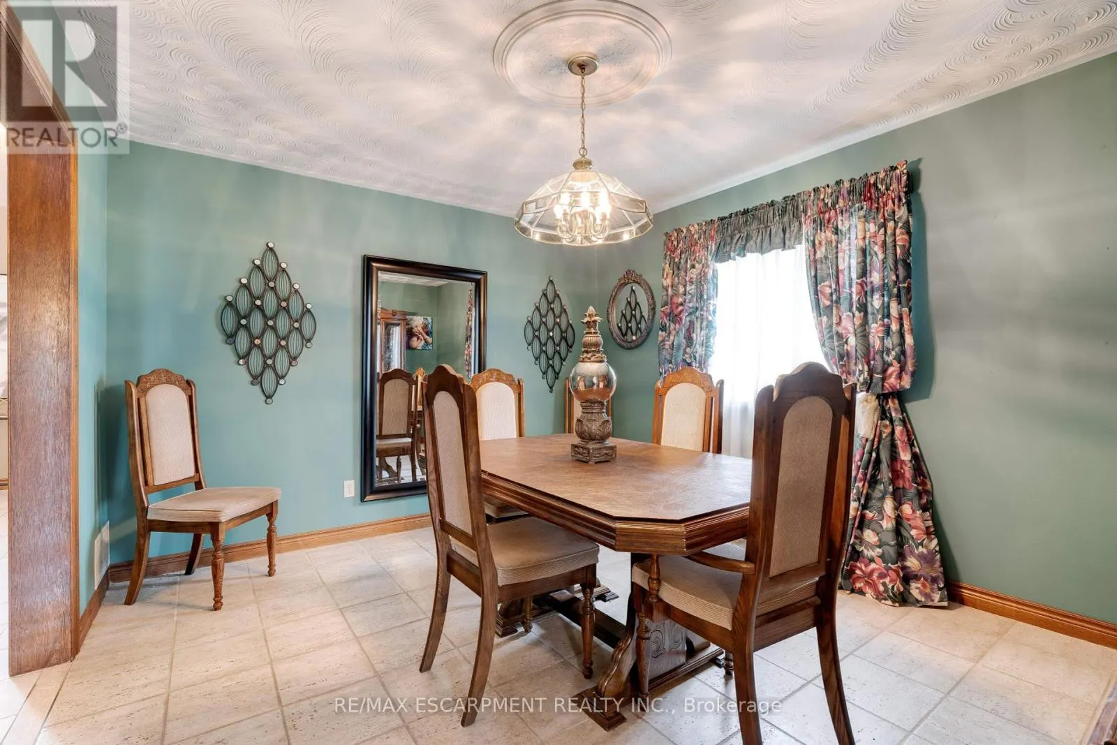 9 SUGARBERRY COURT