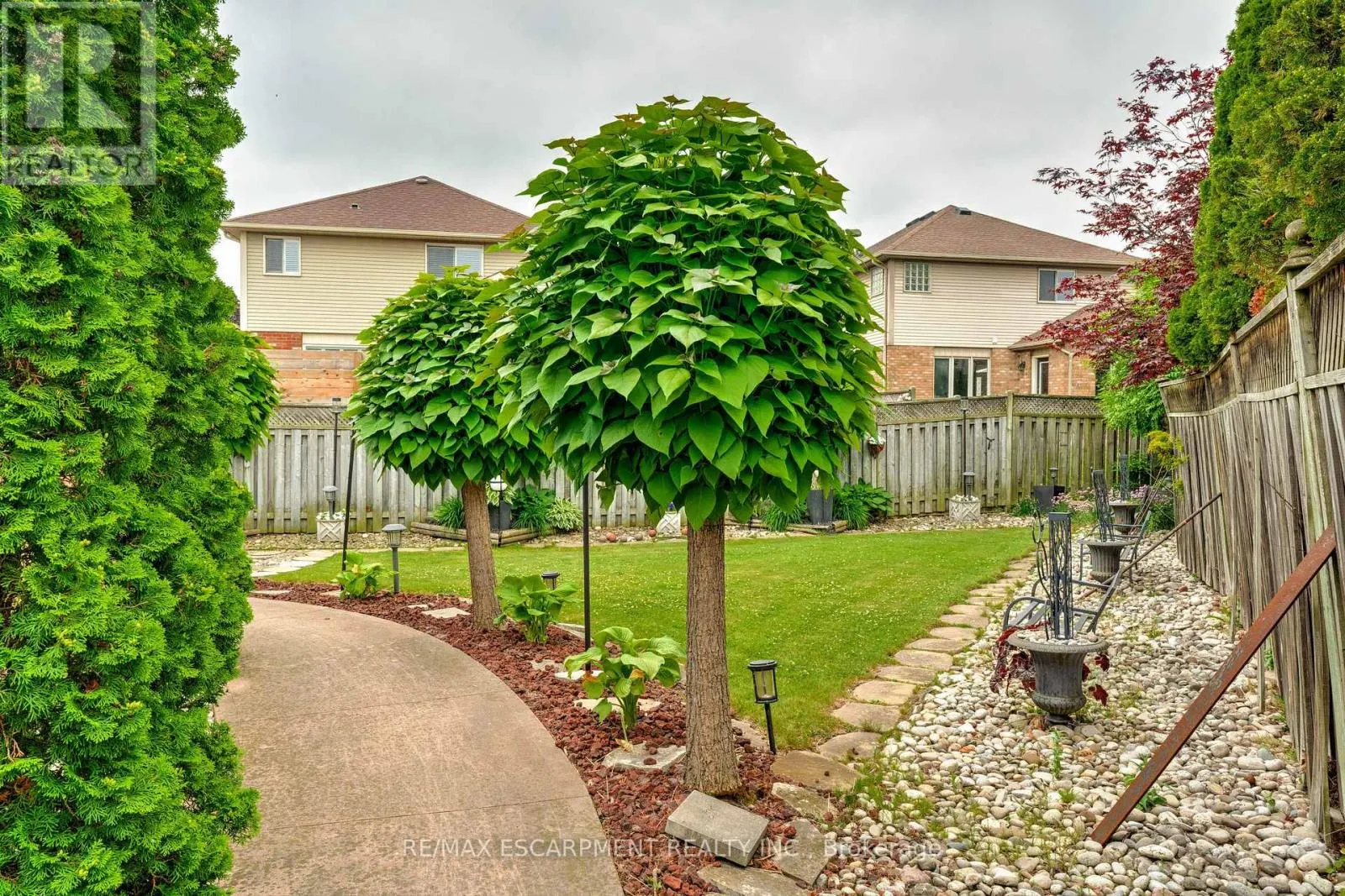 9 SUGARBERRY COURT
