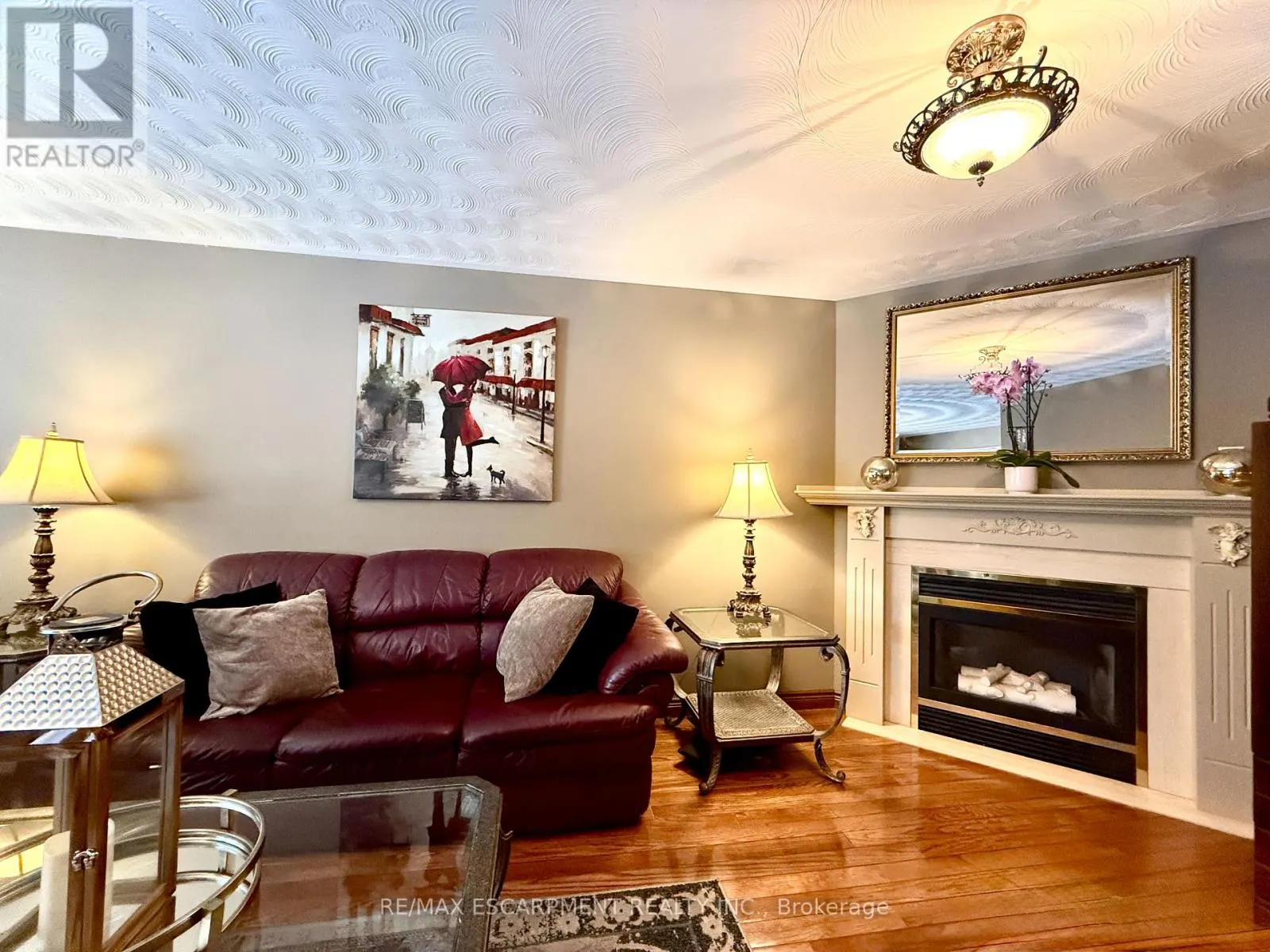9 SUGARBERRY COURT