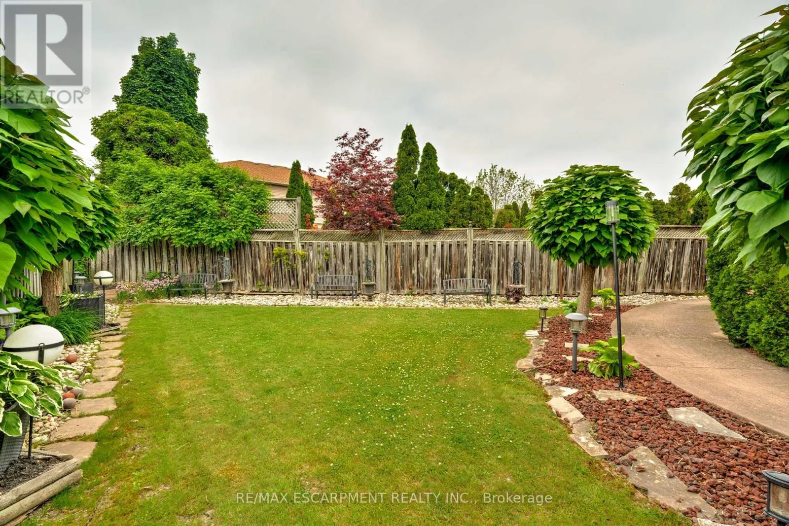 9 SUGARBERRY COURT