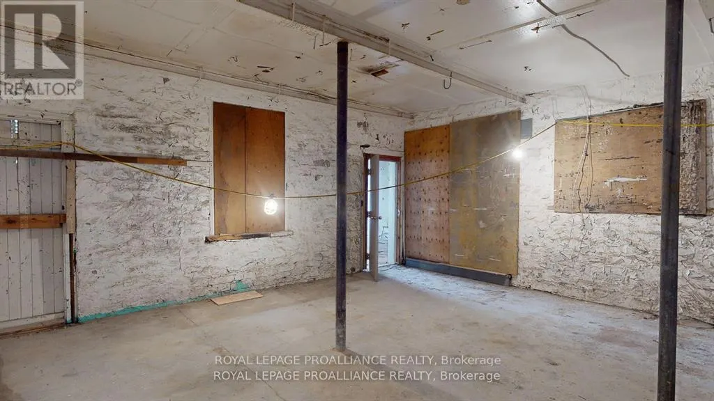 237-239 KING STREET W