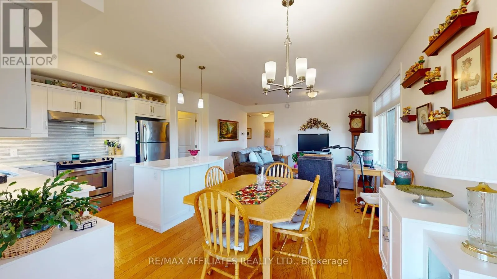 302 - 1109 MILLWOOD AVENUE