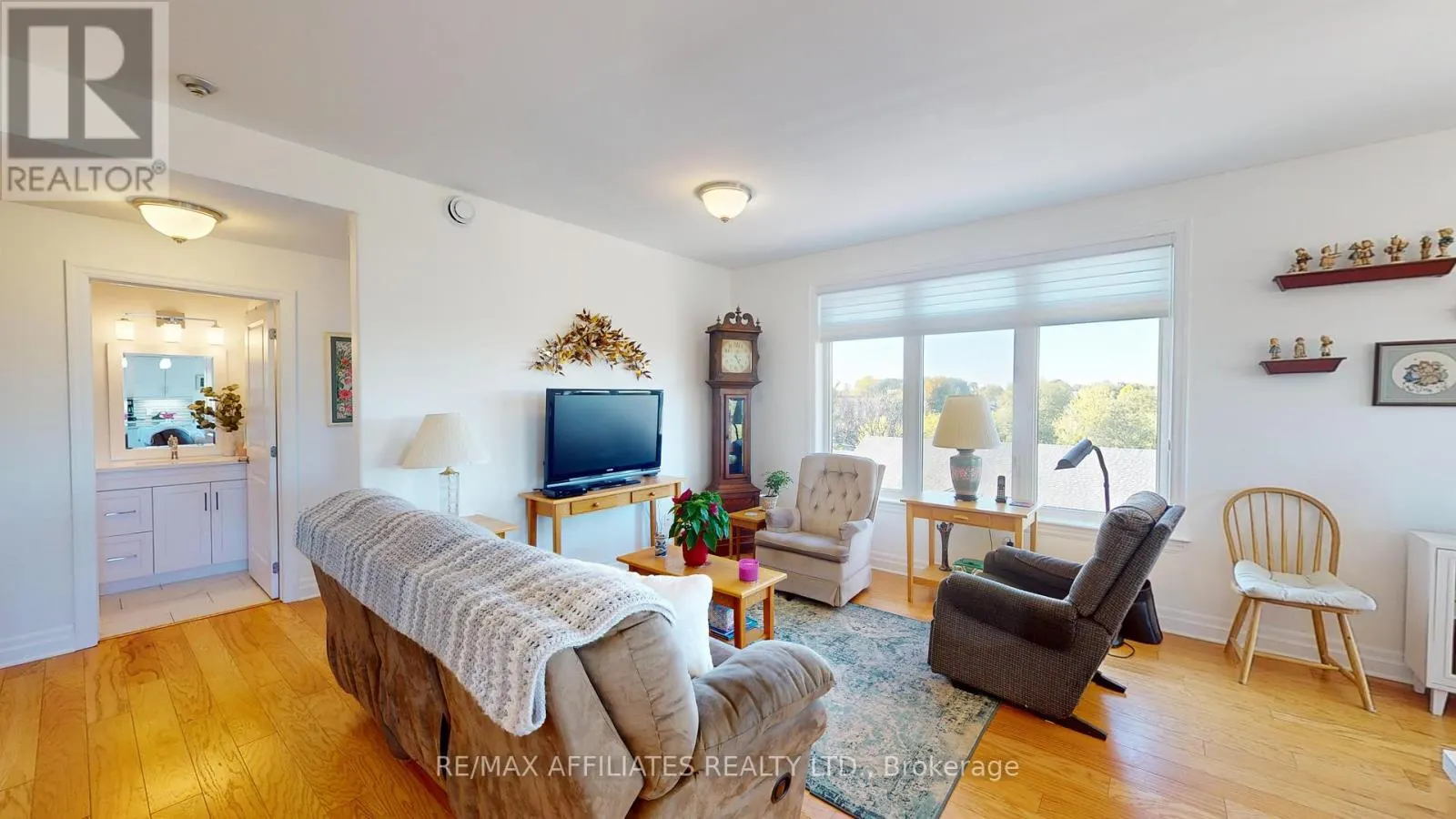 302 - 1109 MILLWOOD AVENUE