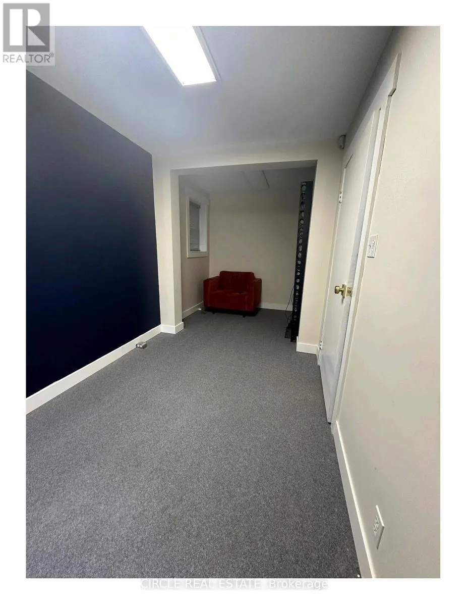 180 TALBOT STREET S
