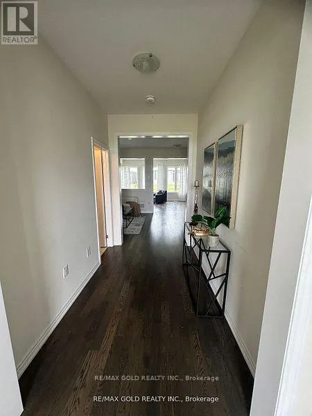 121 EXPLORER WAY