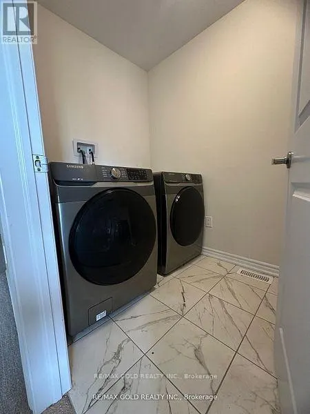 121 EXPLORER WAY