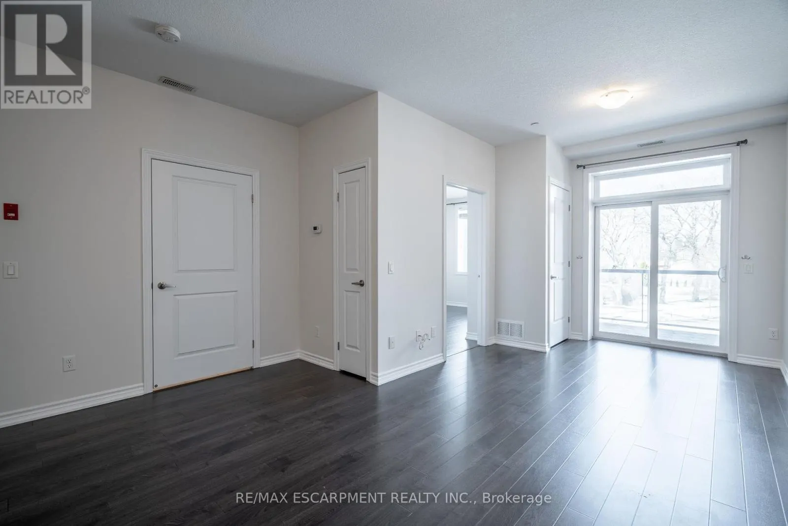 204 - 95 WILSON STREET W