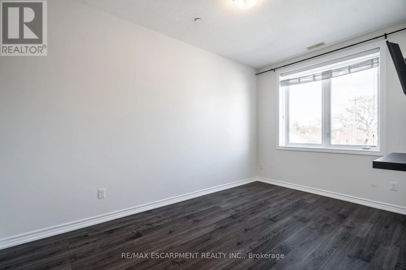 204 - 95 WILSON STREET W