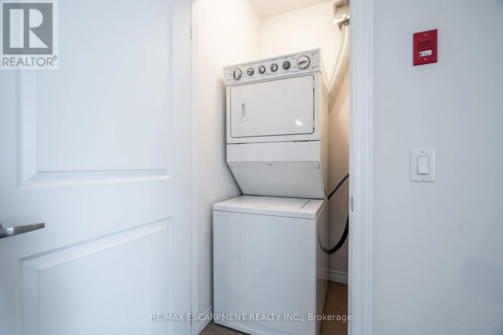 204 - 95 WILSON STREET W